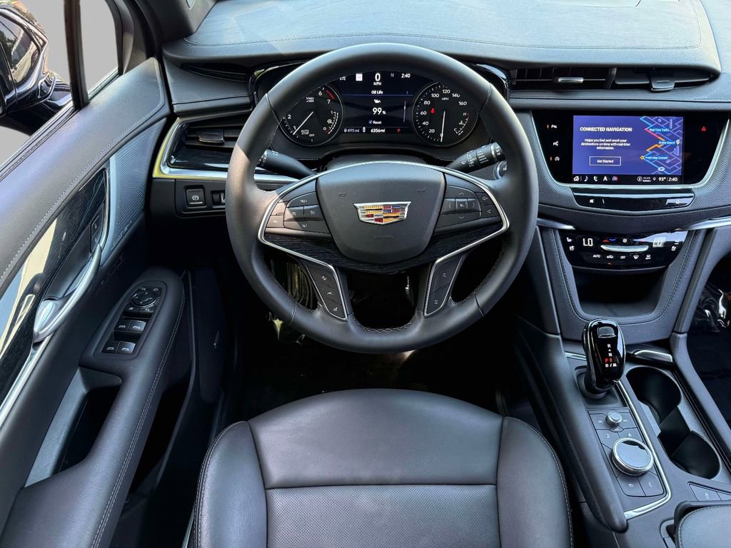 Used 2025 Cadillac XT5 Premium Luxury w/ Technology Package AWD/4WD image 4