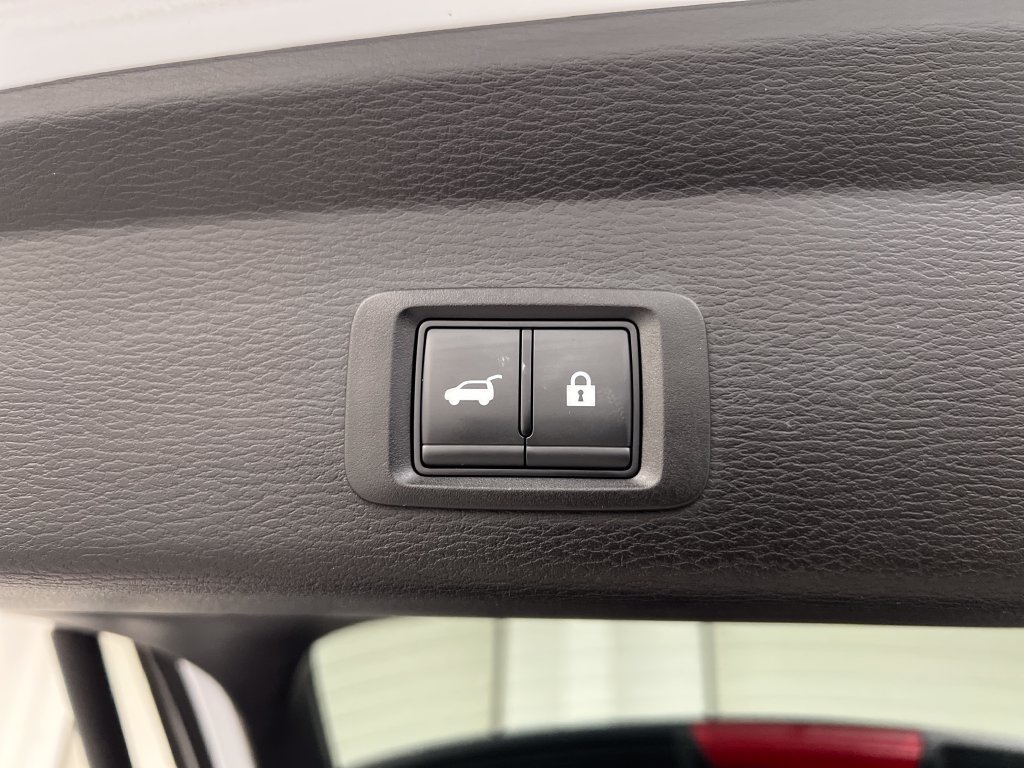 Used 2025 Mitsubishi Outlander SE AWD/4WD image 46