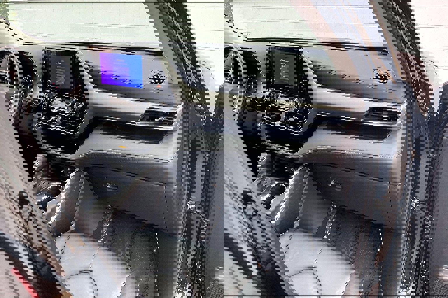 Used 2023 Toyota Highlander XLE image 21