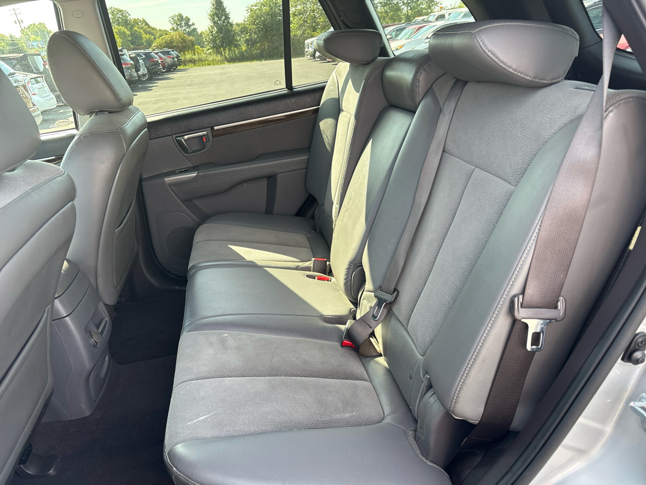 Used 2011 Hyundai Santa Fe SE image 14