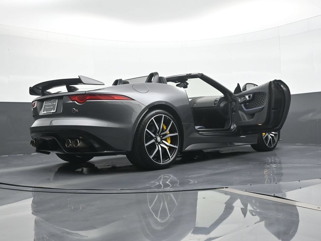 Used 2017 Jaguar F-TYPE SVR AWD/4WD image 23