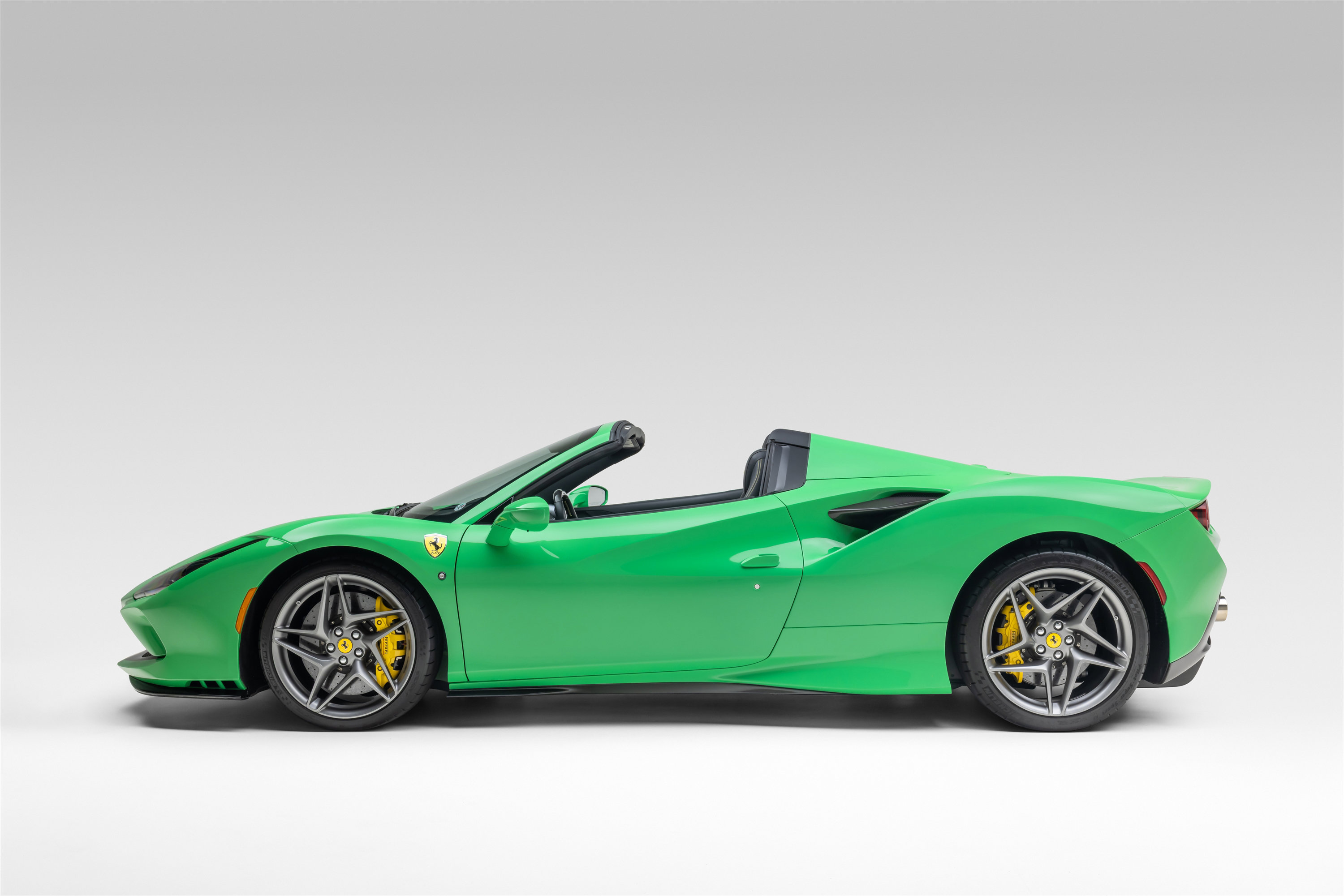 Certified 2023 Ferrari F8 Tributo RWD image 3