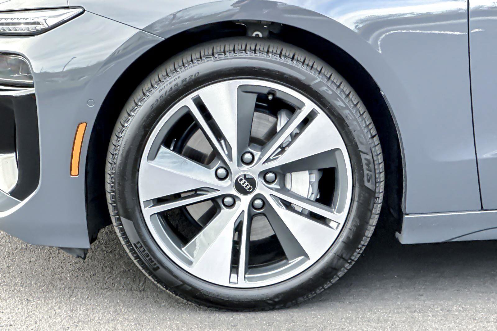 Used 2025 Audi A6 e-tron Premium Plus w/ Premium Plus image 25