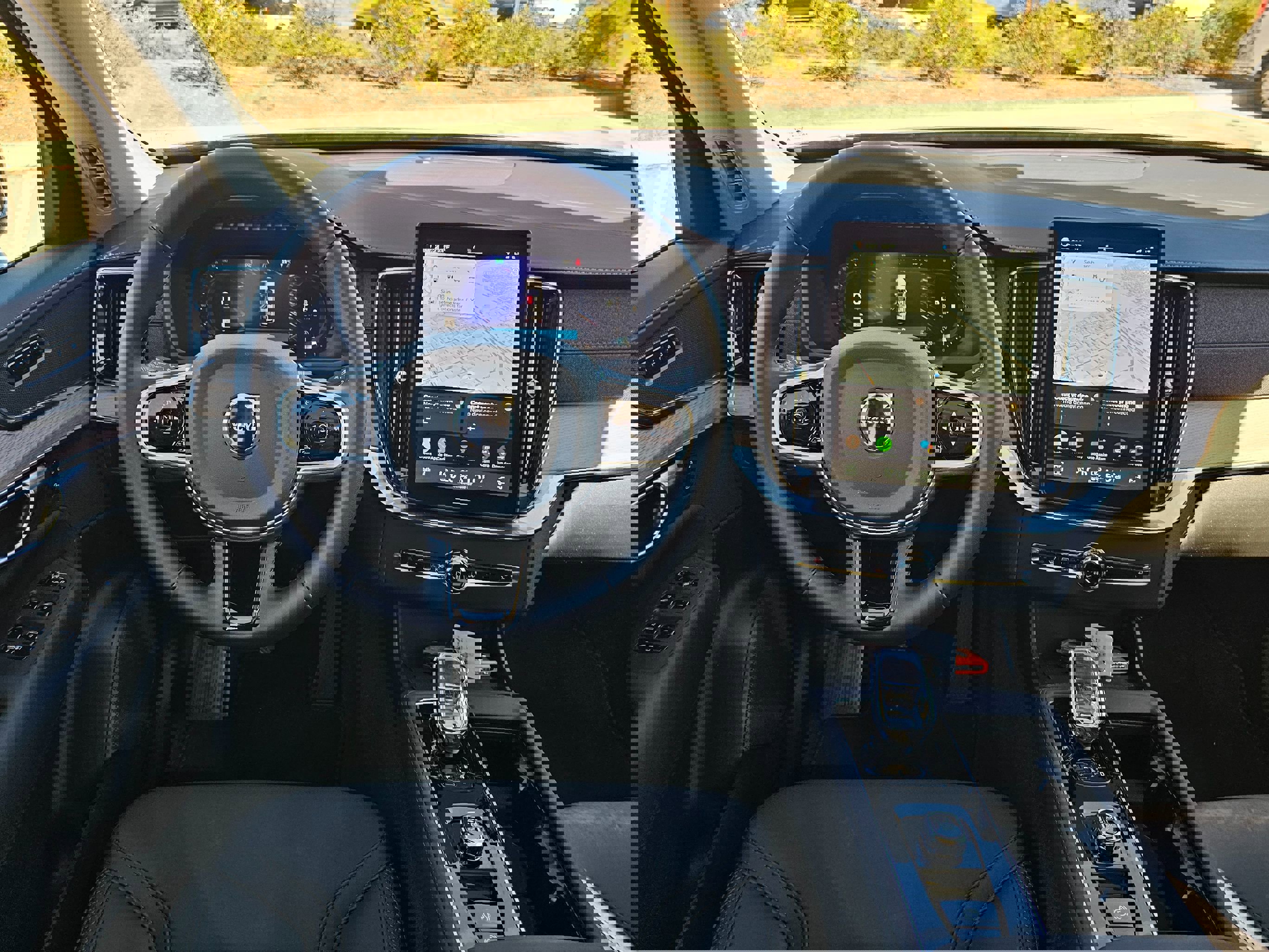 Used 2025 Volvo XC90 B6 Plus image 27