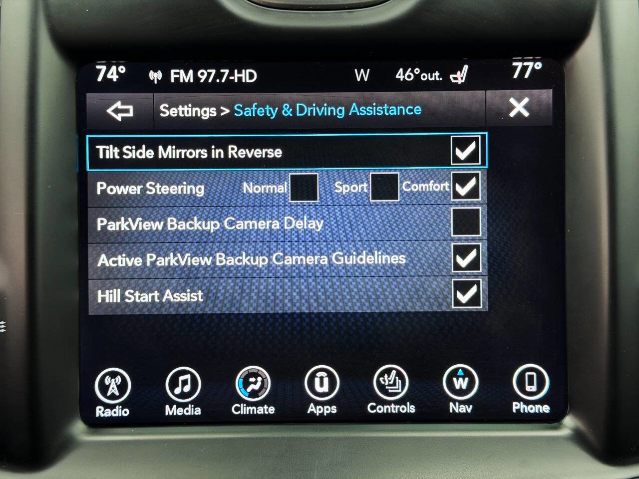 Used 2017 Chrysler 300 C Platinum image 36