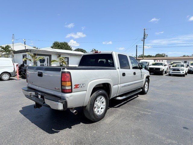 Used 2006 GMC Sierra 1500 SLT w/ Onstar Plus Package AWD/4WD image 6