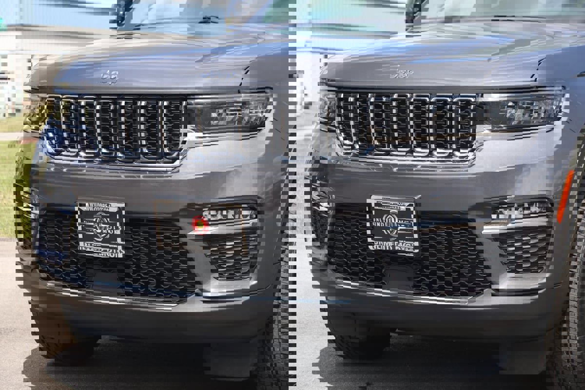 Used 2022 Jeep Grand Cherokee Limited image 71