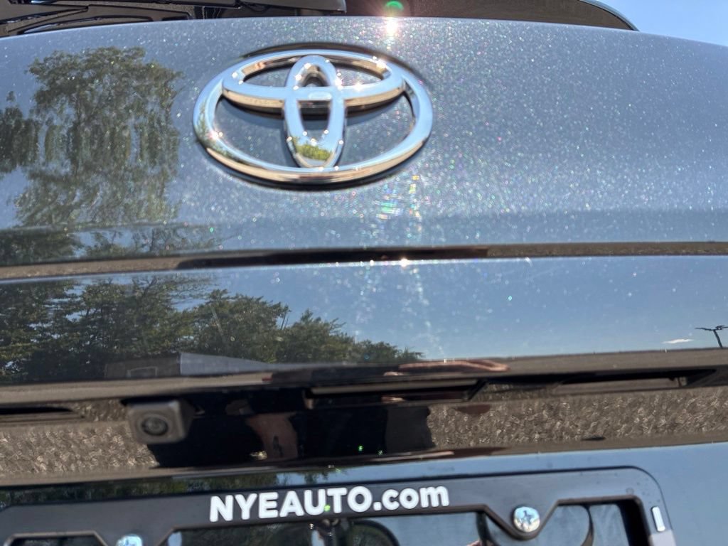 Used 2024 Toyota Corolla Cross LE w/ Moonroof Package AWD/4WD image 40