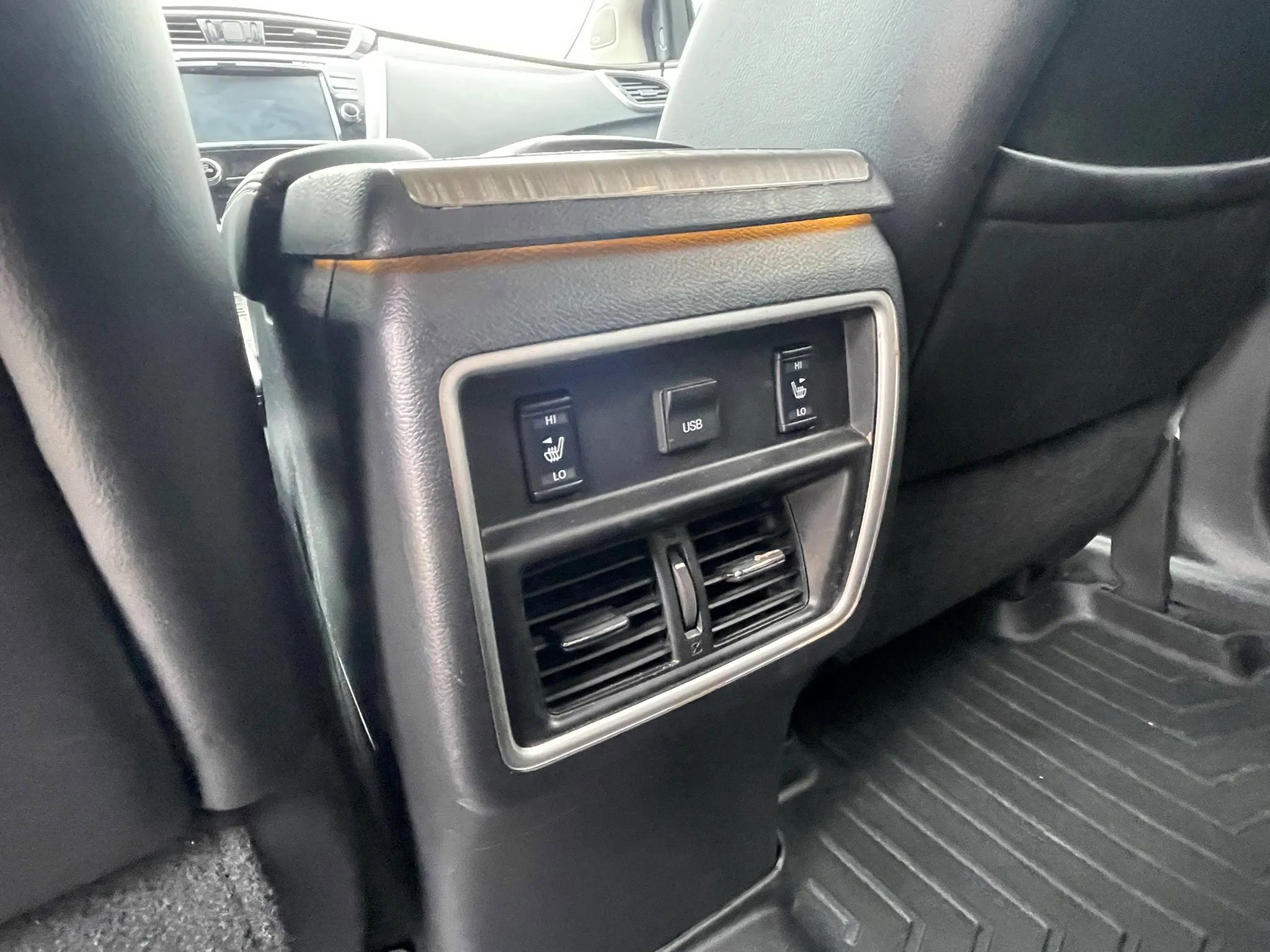 Used 2015 Nissan Murano Platinum w/ Platinum Technology Package AWD/4WD image 33
