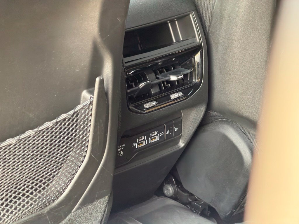 Used 2023 Jeep Grand Cherokee Overland AWD/4WD image 31