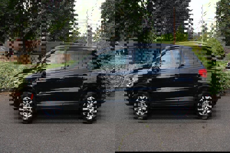 Used 2013 Volkswagen Tiguan S image 13