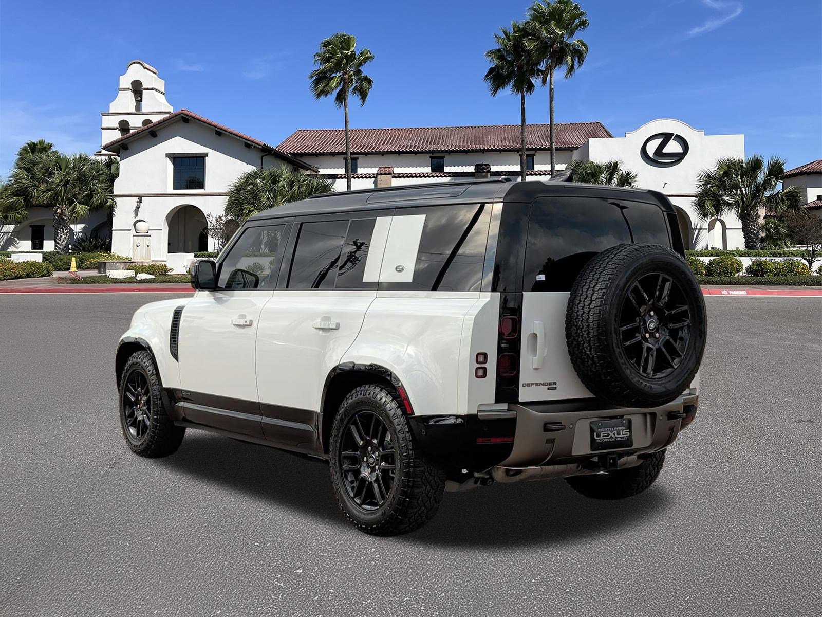 Used 2021 Land Rover Defender 110 X-Dynamic HSE image 4