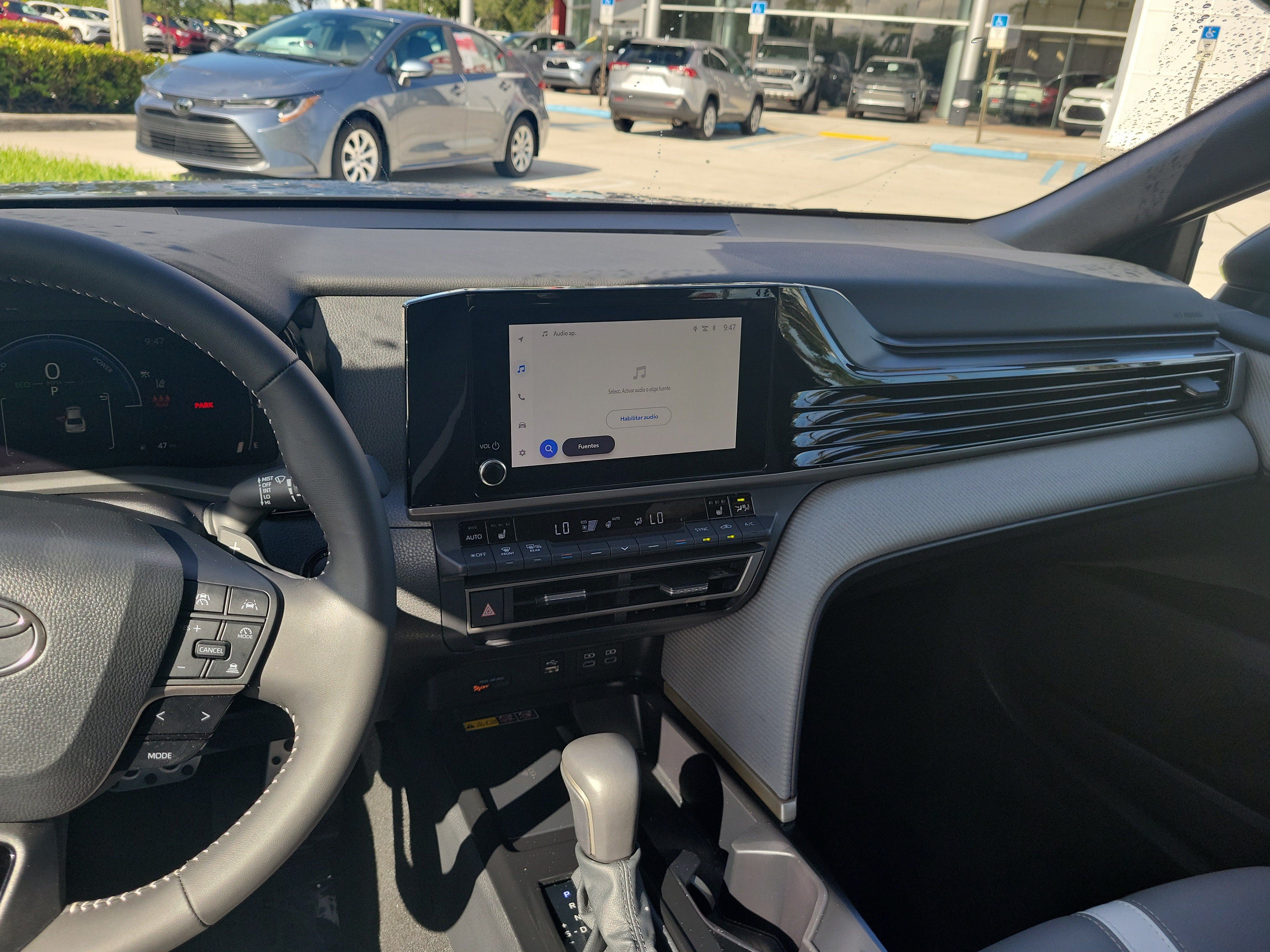 Used 2026 Toyota Camry SE w/ Convenience Package FWD image 18