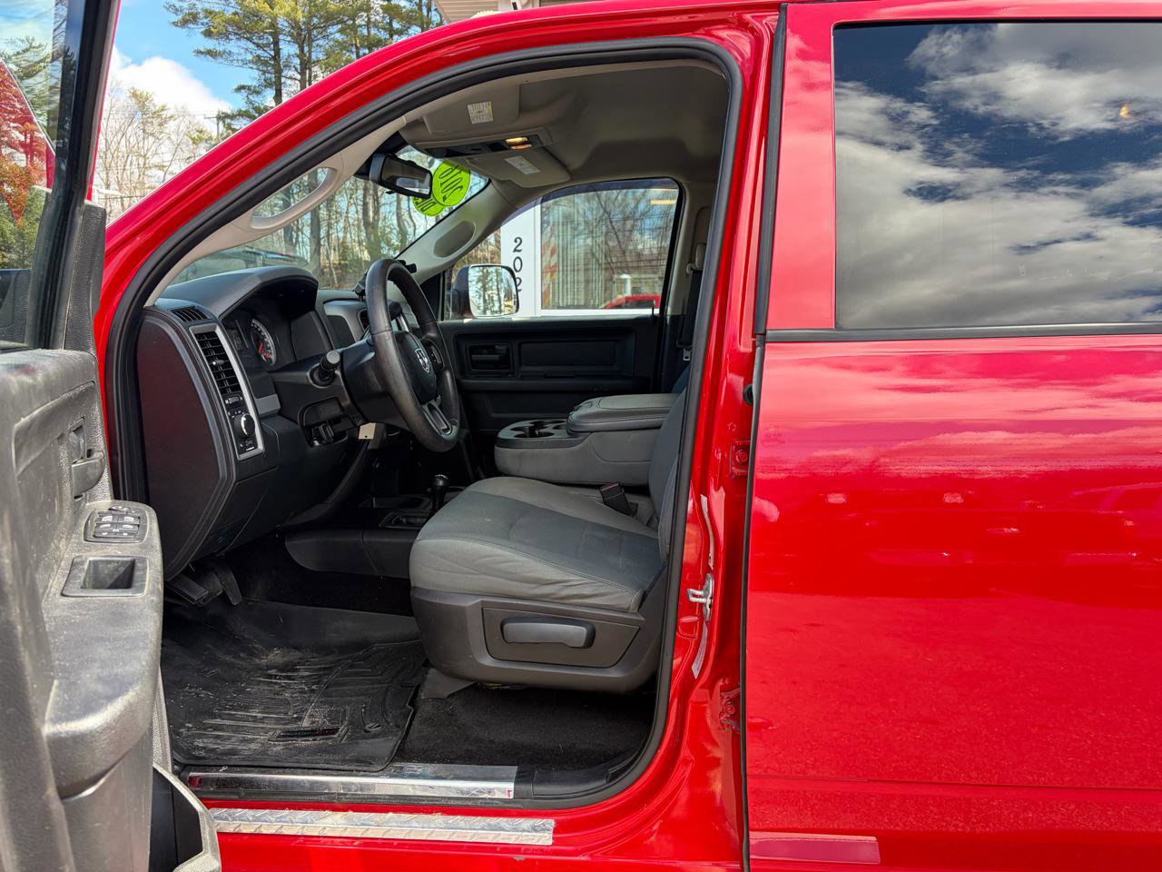 Used 2016 RAM 2500 Tradesman w/ Chrome Appearance Group image 25