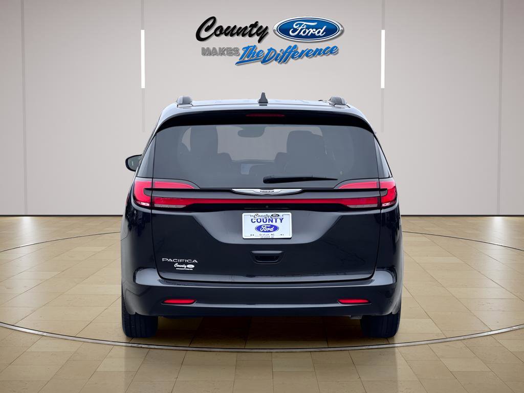 Used 2022 Chrysler Pacifica Touring-L FWD image 11