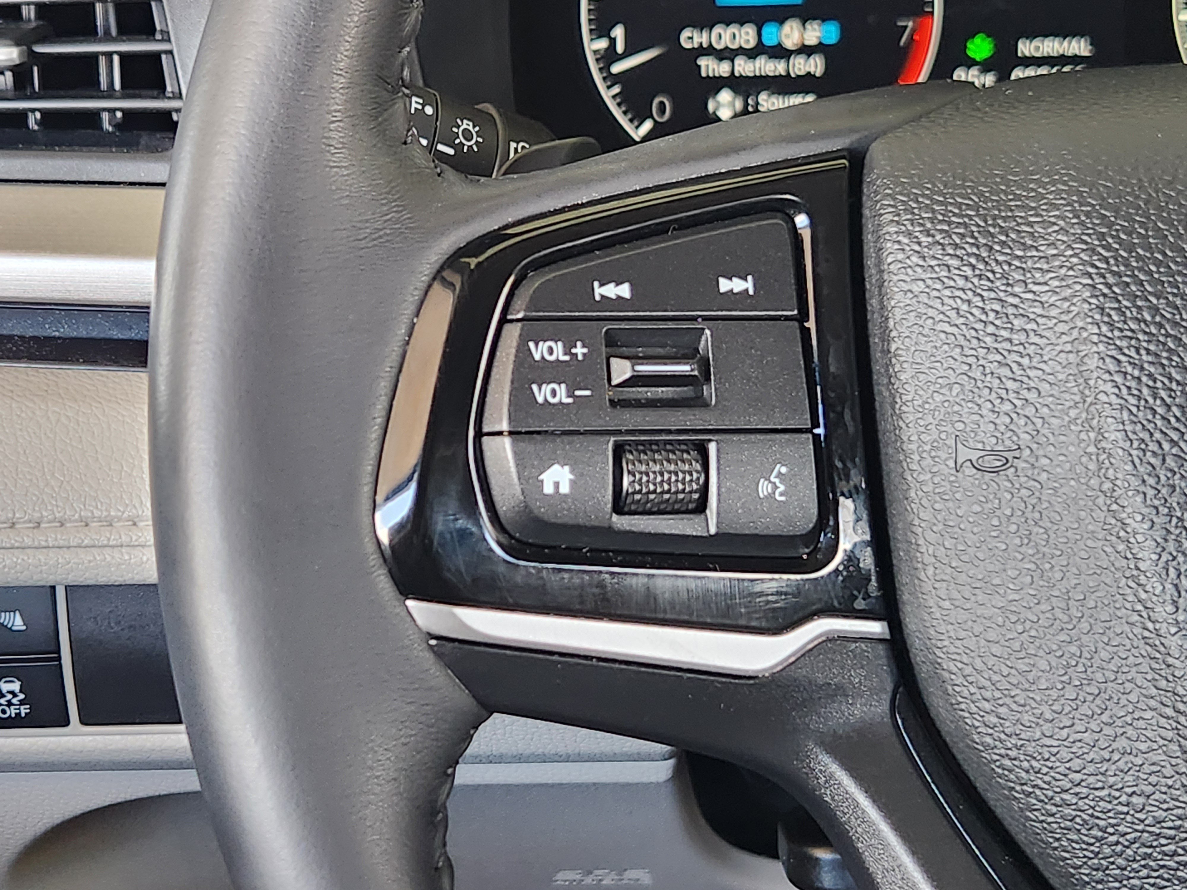 Used 2025 Honda Odyssey Touring image 28