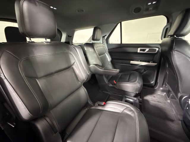 Used 2021 Ford Explorer XLT w/ Equipment Group 202A AWD/4WD image 34