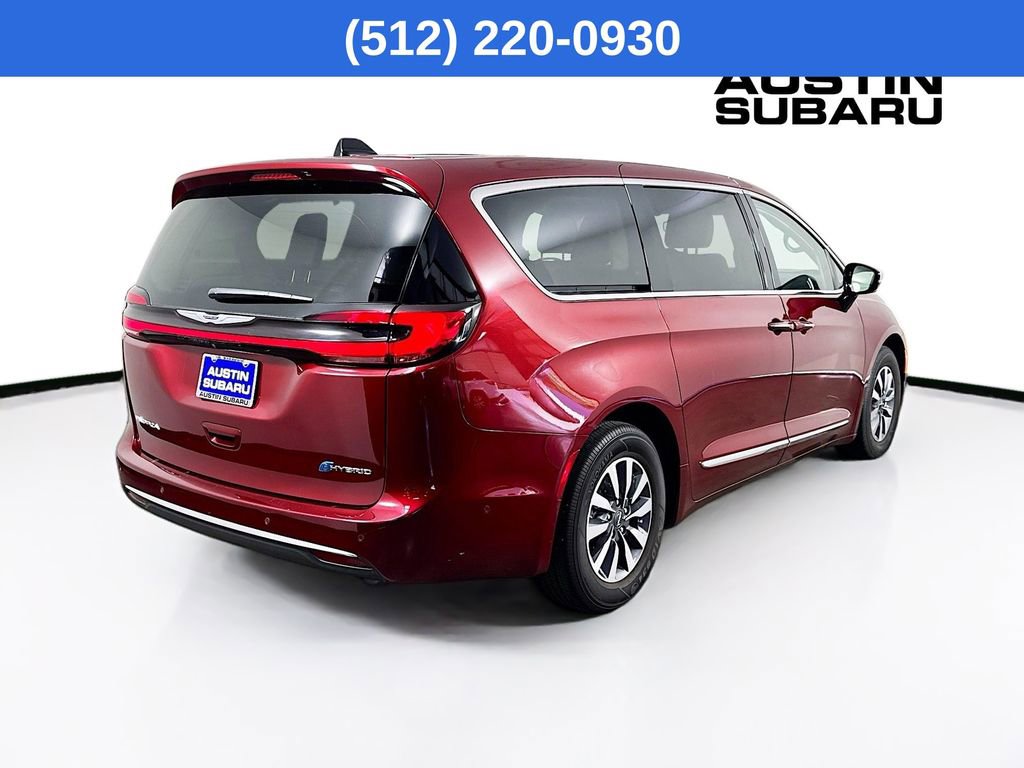 Used 2023 Chrysler Pacifica Limited image 7