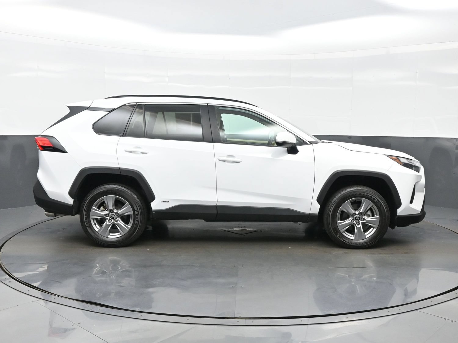 Used 2024 Toyota RAV4 XLE w/ Convenience Package AWD/4WD image 7