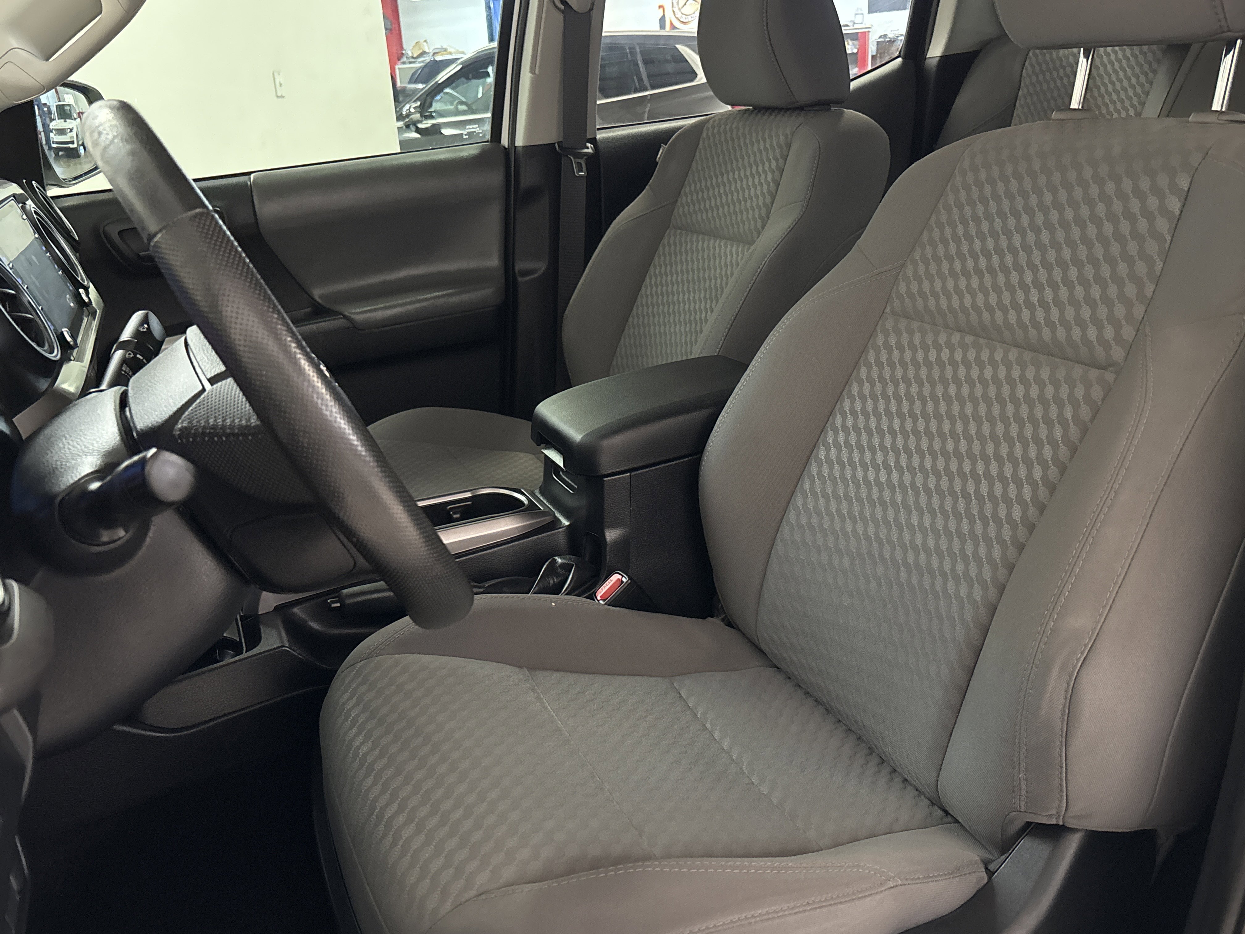 Used 2021 Toyota Tacoma SR5 RWD image 21