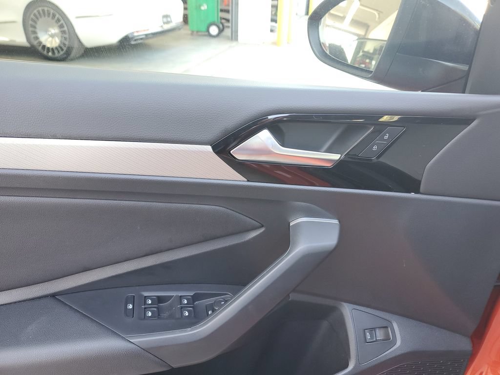 Certified 2020 Volkswagen Jetta R-Line FWD image 24