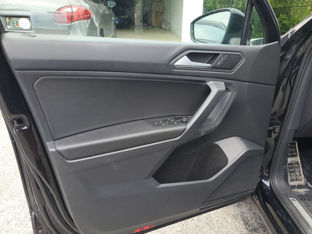 Used 2021 Volkswagen Tiguan SE R-Line FWD image 16