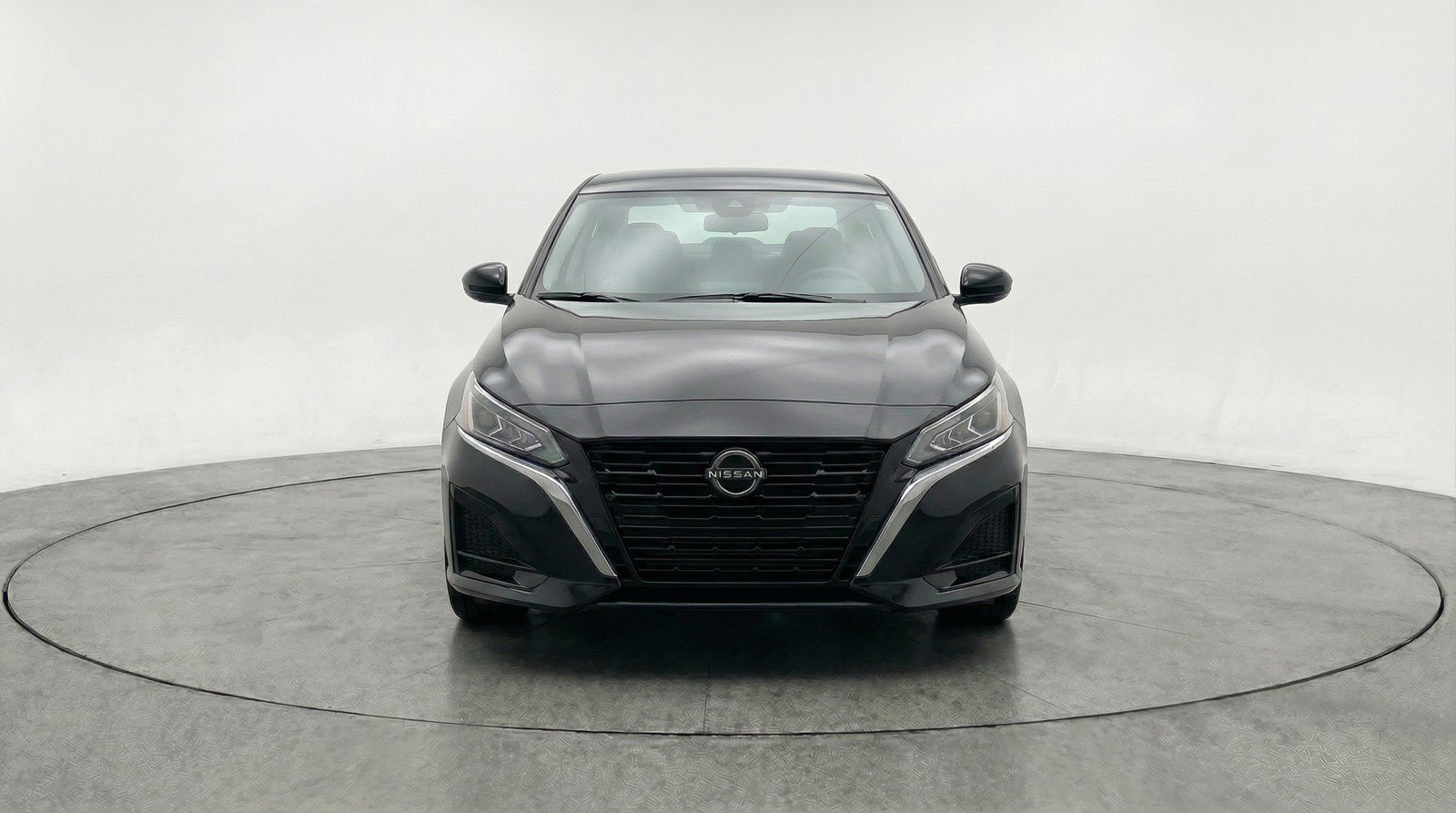 Used 2025 Nissan Altima 2.5 SV image 2