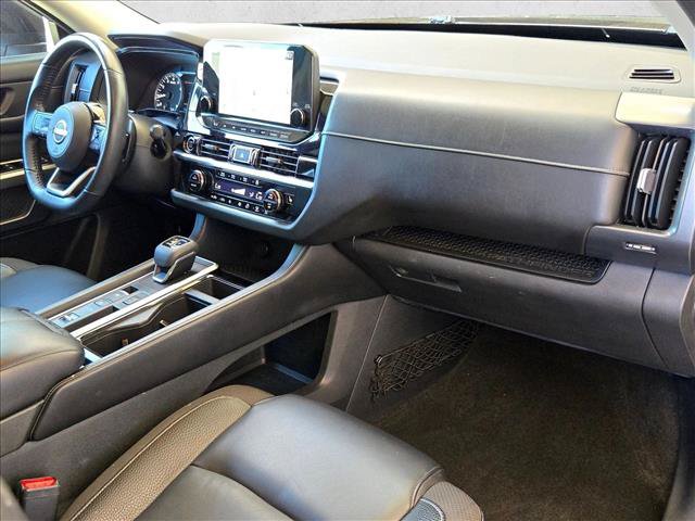 Used 2022 Nissan Pathfinder SL w/ Lighting Package (N92) FWD image 24