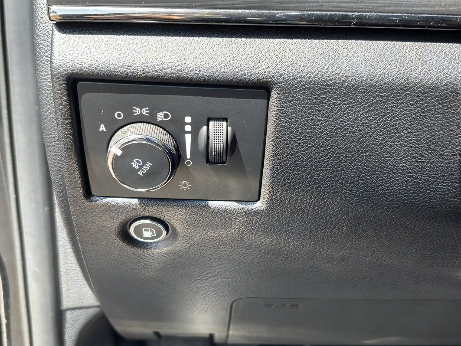 Used 2020 Jeep Grand Cherokee Limited X RWD image 26