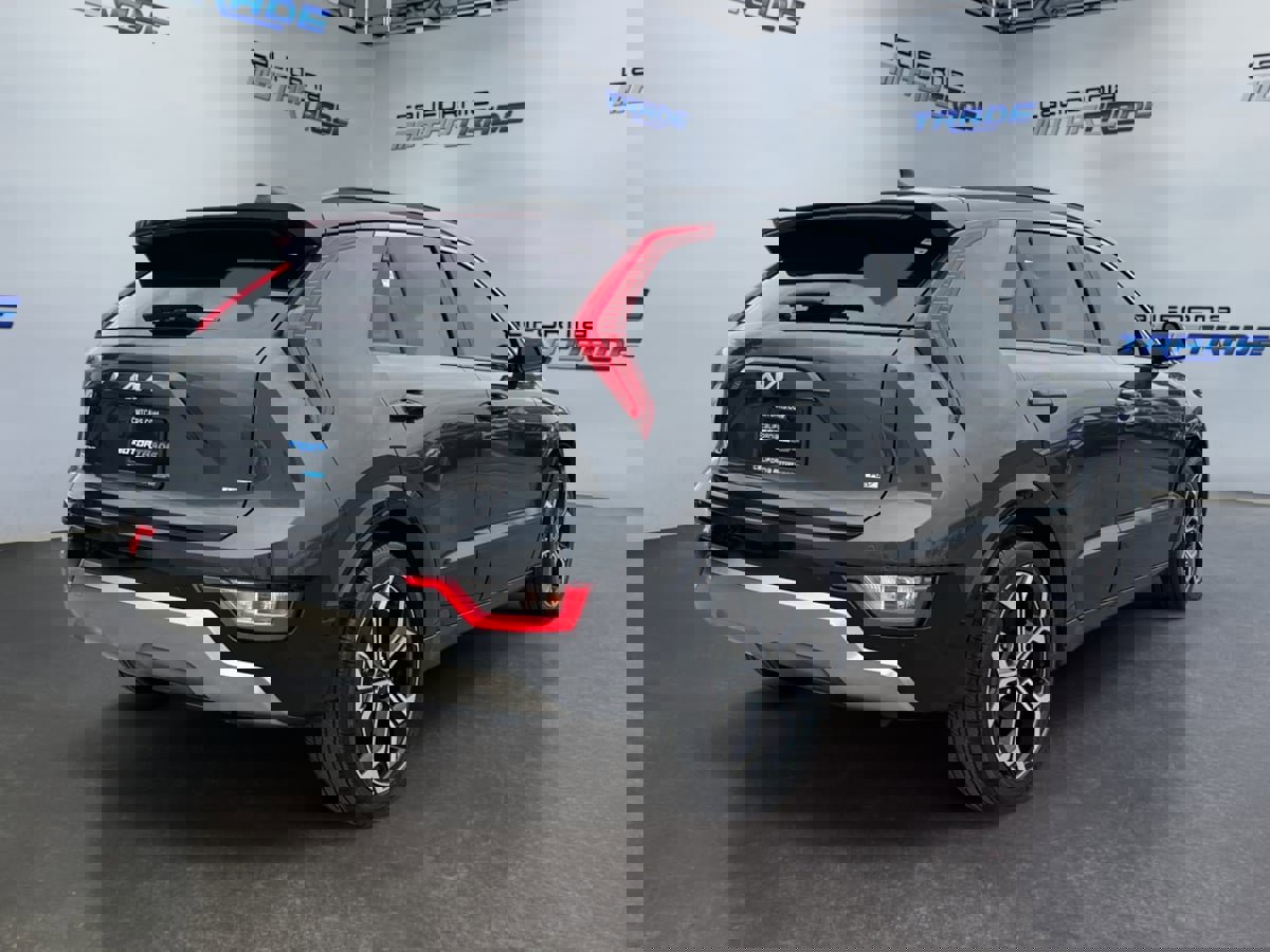 Used 2025 Kia Niro EX Touring image 5