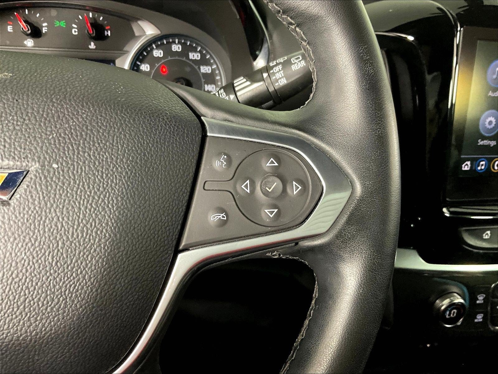 Used 2023 Chevrolet Traverse LT FWD image 12