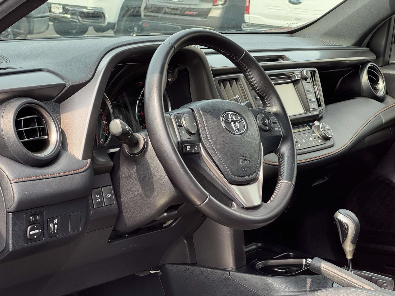 Used 2016 Toyota RAV4 SE AWD/4WD image 12