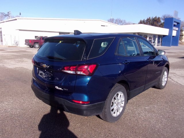 Used 2023 Chevrolet Equinox LS image 7