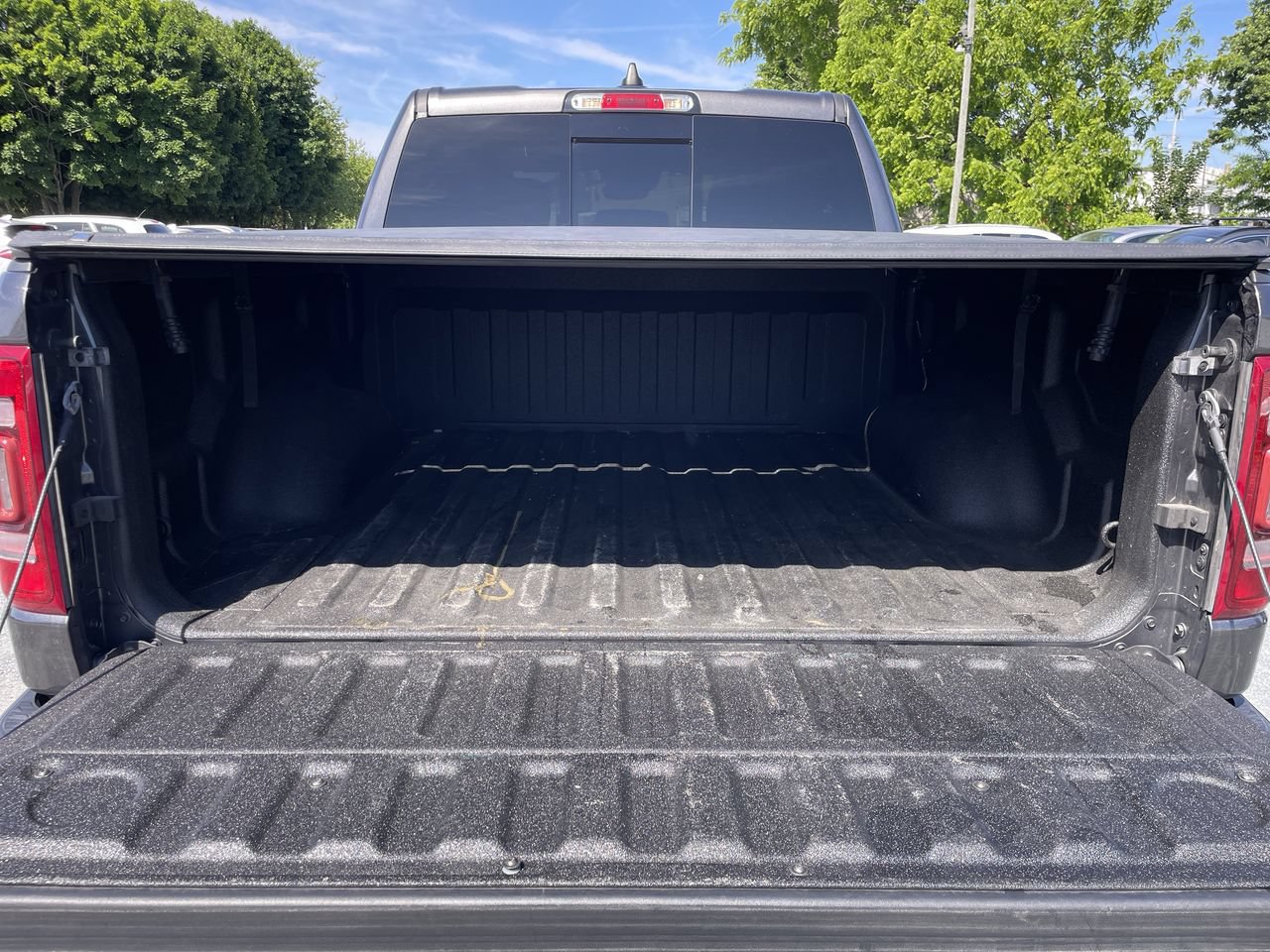 Used 2022 RAM 1500 Laramie w/ Sport Appearance Package AWD/4WD image 20
