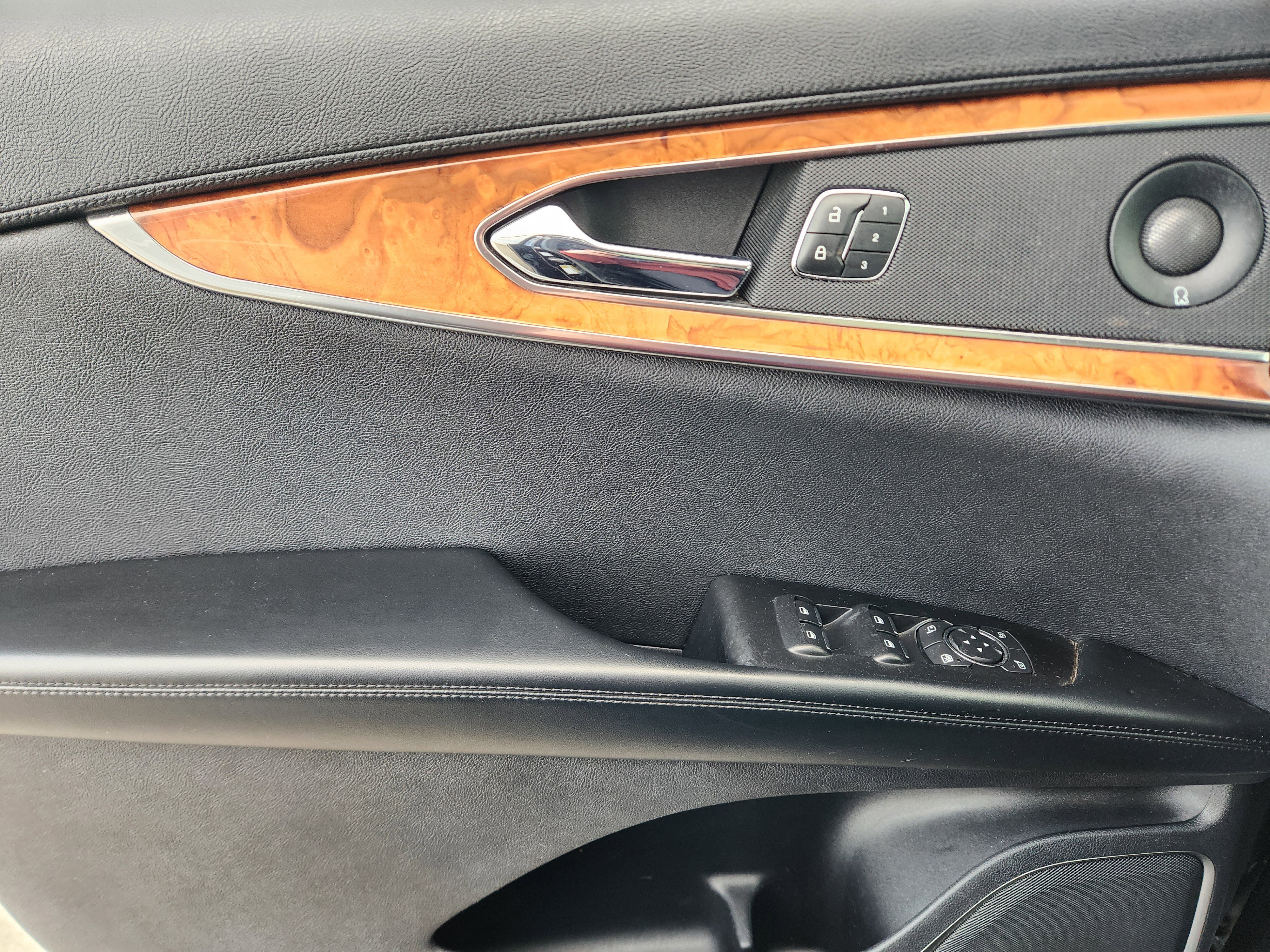 Used 2020 Lincoln Nautilus Reserve image 22