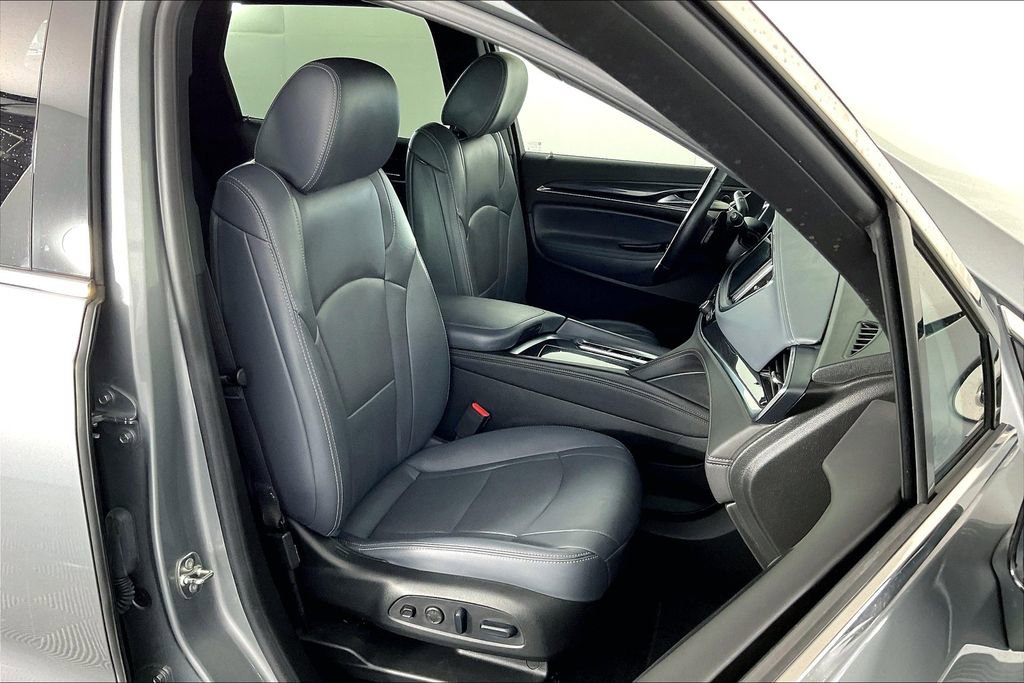 Used 2024 Buick Enclave Premium image 10