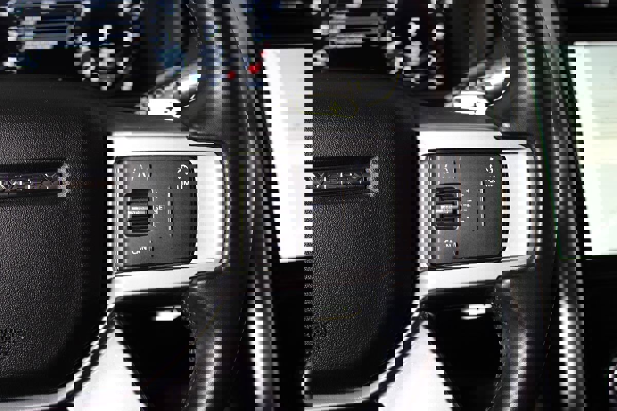 Used 2022 Land Rover Discovery S image 17