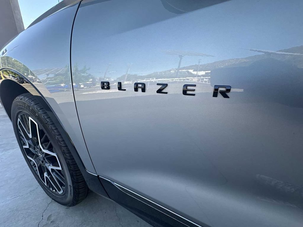 New 2025 Chevrolet Blazer RS w/ Driver Confidence II Package AWD/4WD image 31