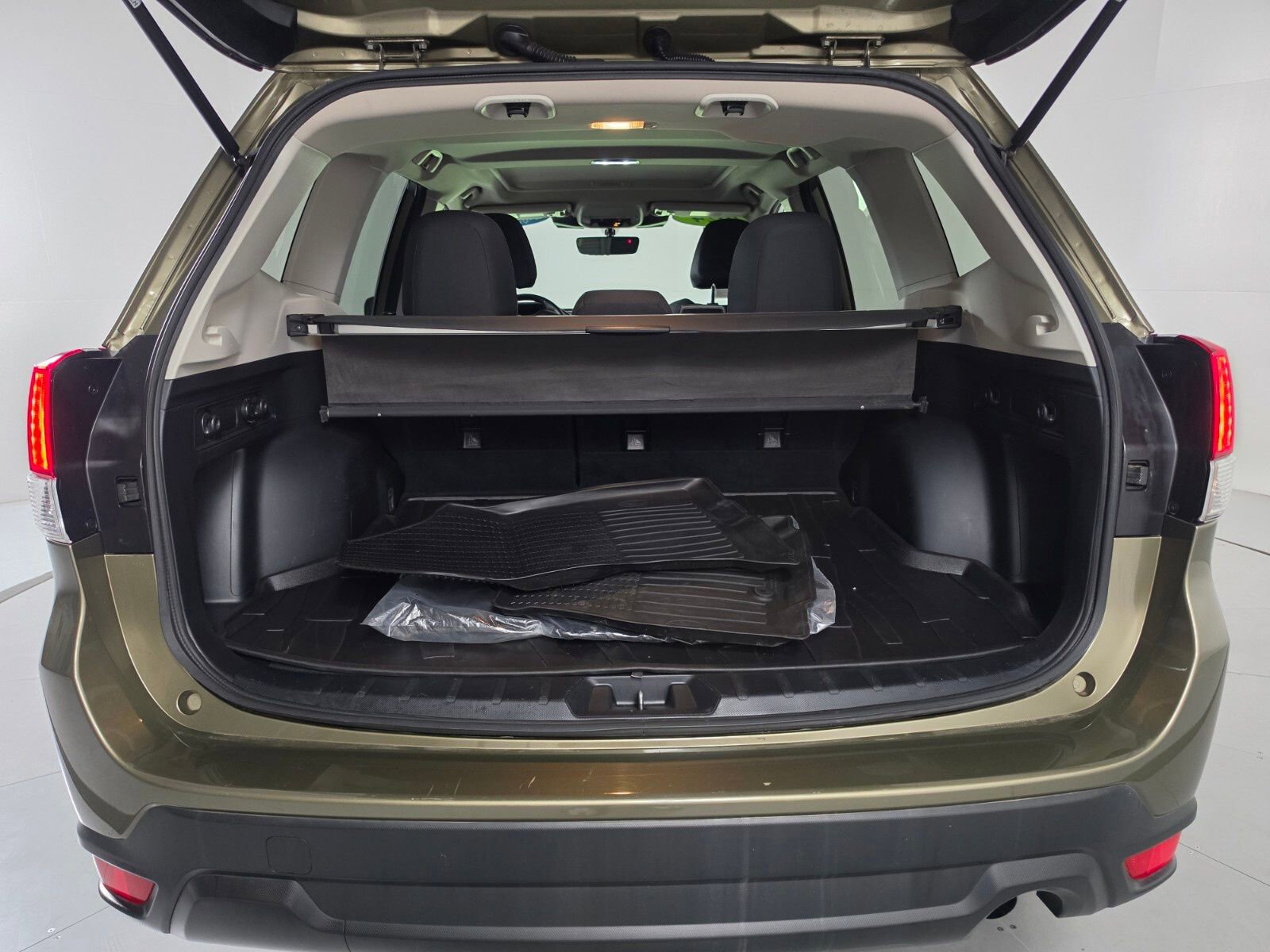 Certified 2024 Subaru Forester Premium AWD/4WD image 18