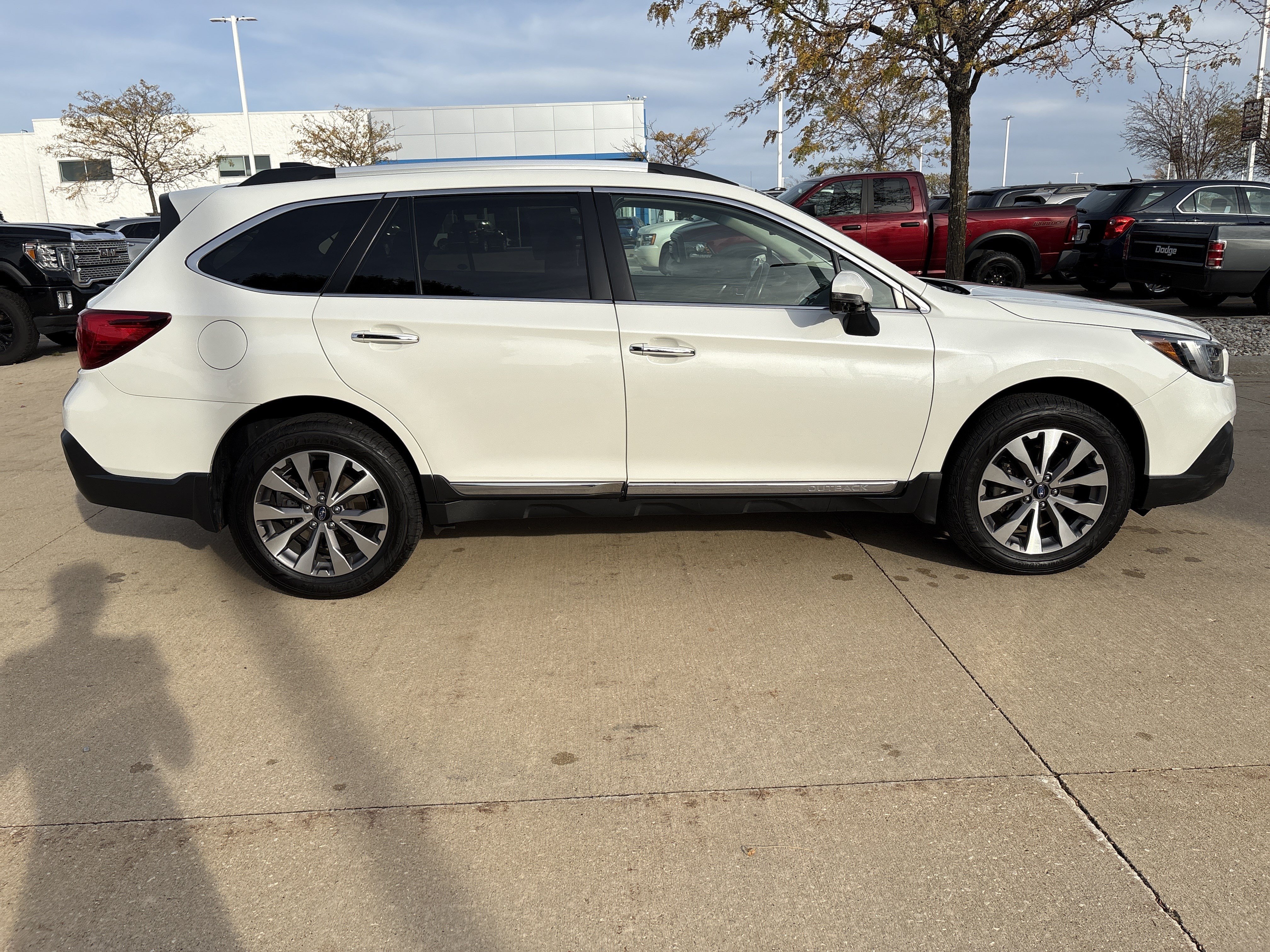 Used 2019 Subaru Outback 2.5i Touring AWD/4WD image 9
