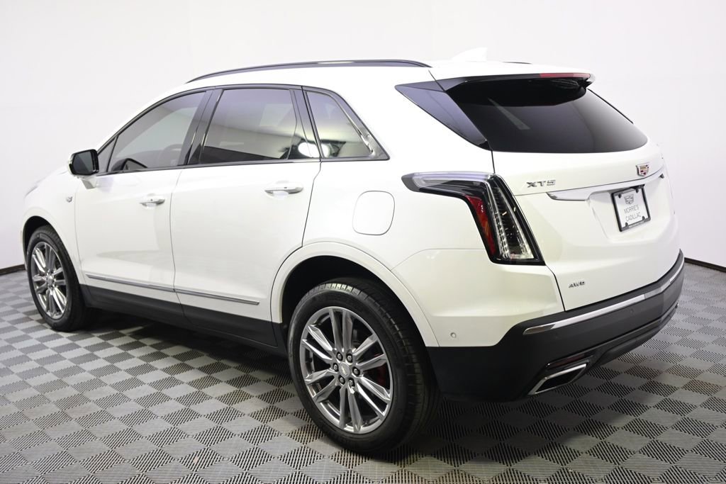 Certified 2025 Cadillac XT5 Sportv w/ Technology Package AWD/4WD image 3