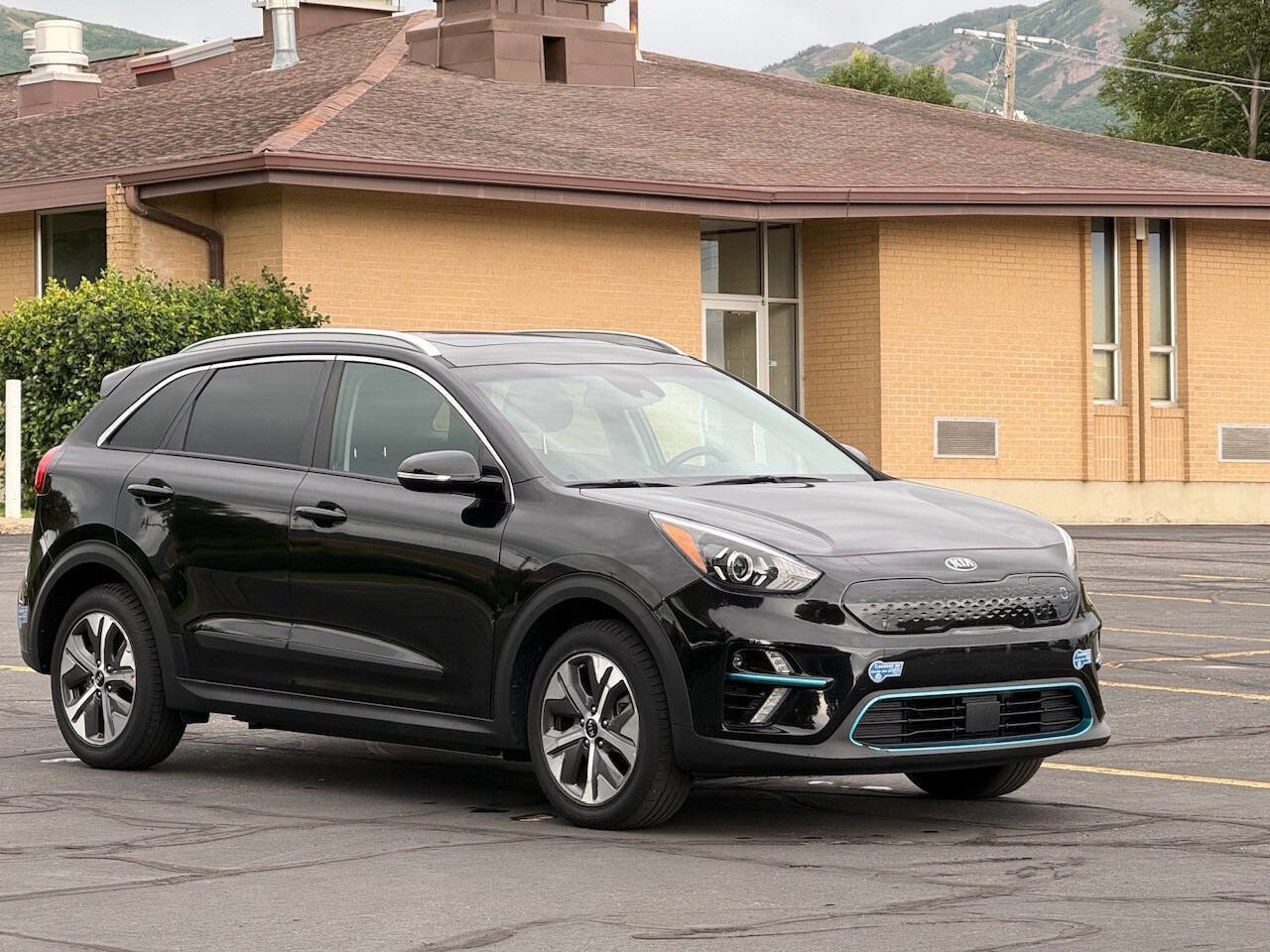Used 2020 Kia Niro EX Premium FWD image 3