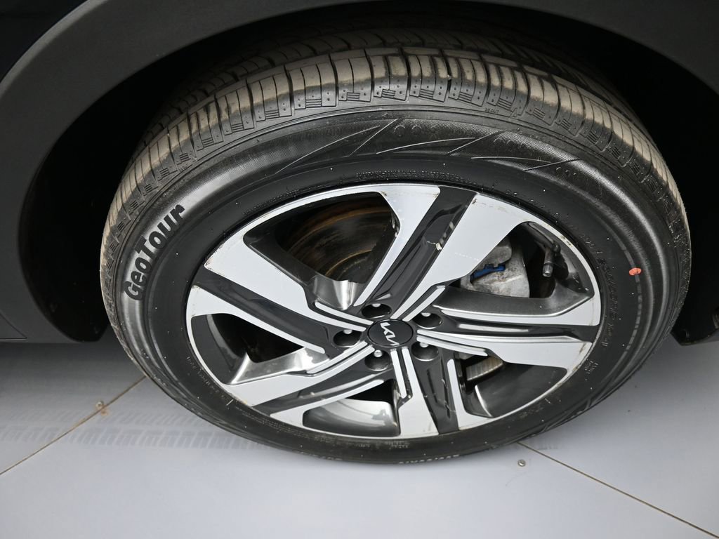 Certified 2023 Kia Sorento EX image 13