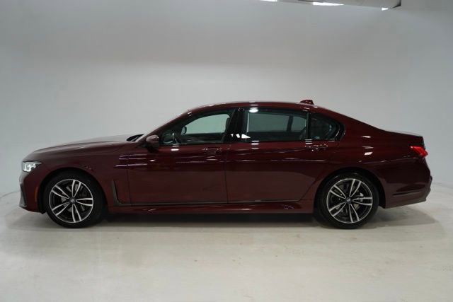 Used 2021 BMW 740i xDrive w/ M Sport Package image 4