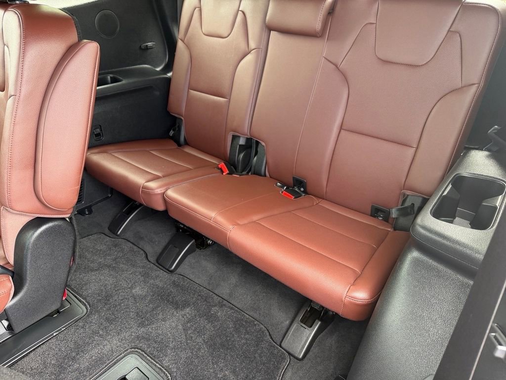 Used 2024 Kia Telluride SX w/ Towing Package FWD image 14