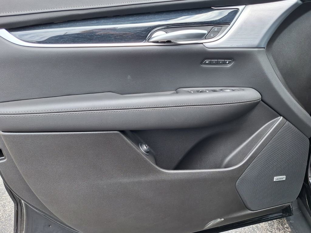 New 2026 Cadillac XT5 Luxury w/ LPO, ONYX Package FWD image 31