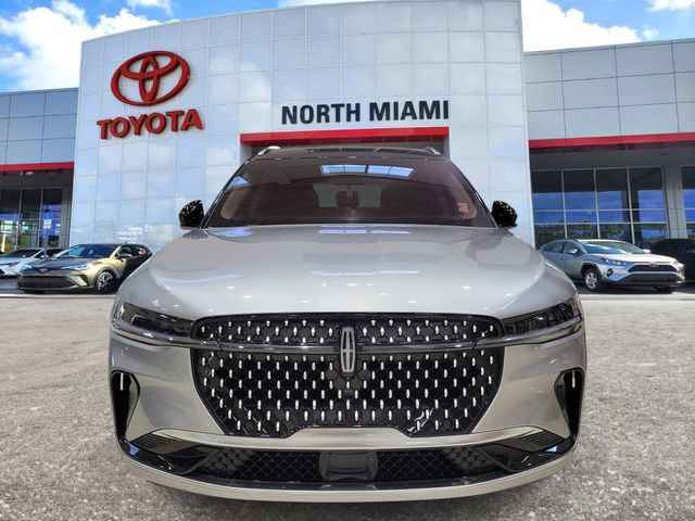 Used 2024 Lincoln Nautilus Reserve w/ Equipment Group 203A AWD/4WD image 2