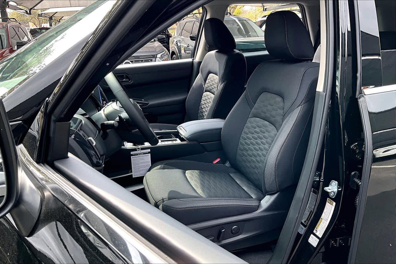New 2026 Nissan Pathfinder SV image 9