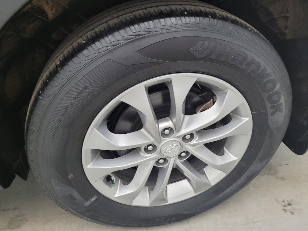 Used 2019 Hyundai Santa Fe SEL FWD image 31