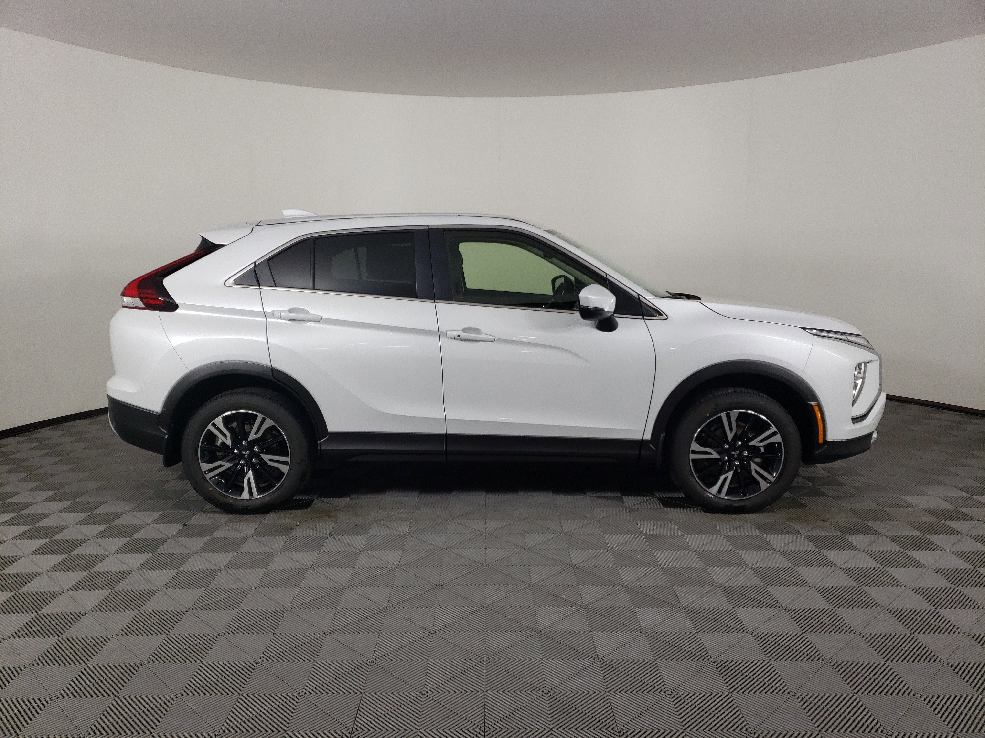 New 2026 Mitsubishi Eclipse Cross SE image 3